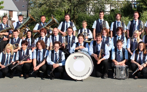 Gruppenfoto von der Stadtfeuerwehrkapelle Hildfeld.