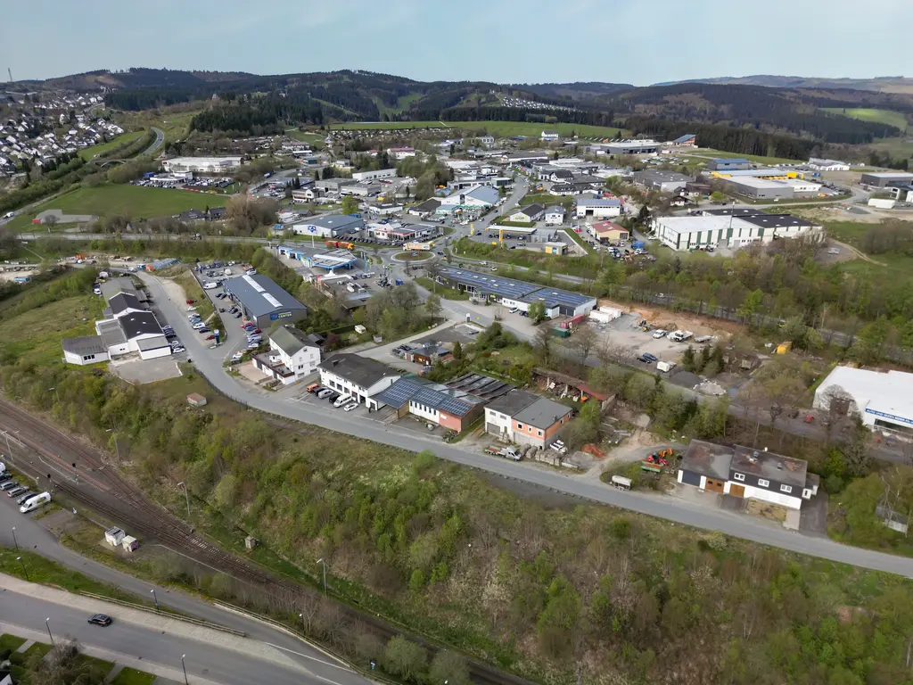 Luftbild des Gewerbegebietes Hagenblech in Winterberg