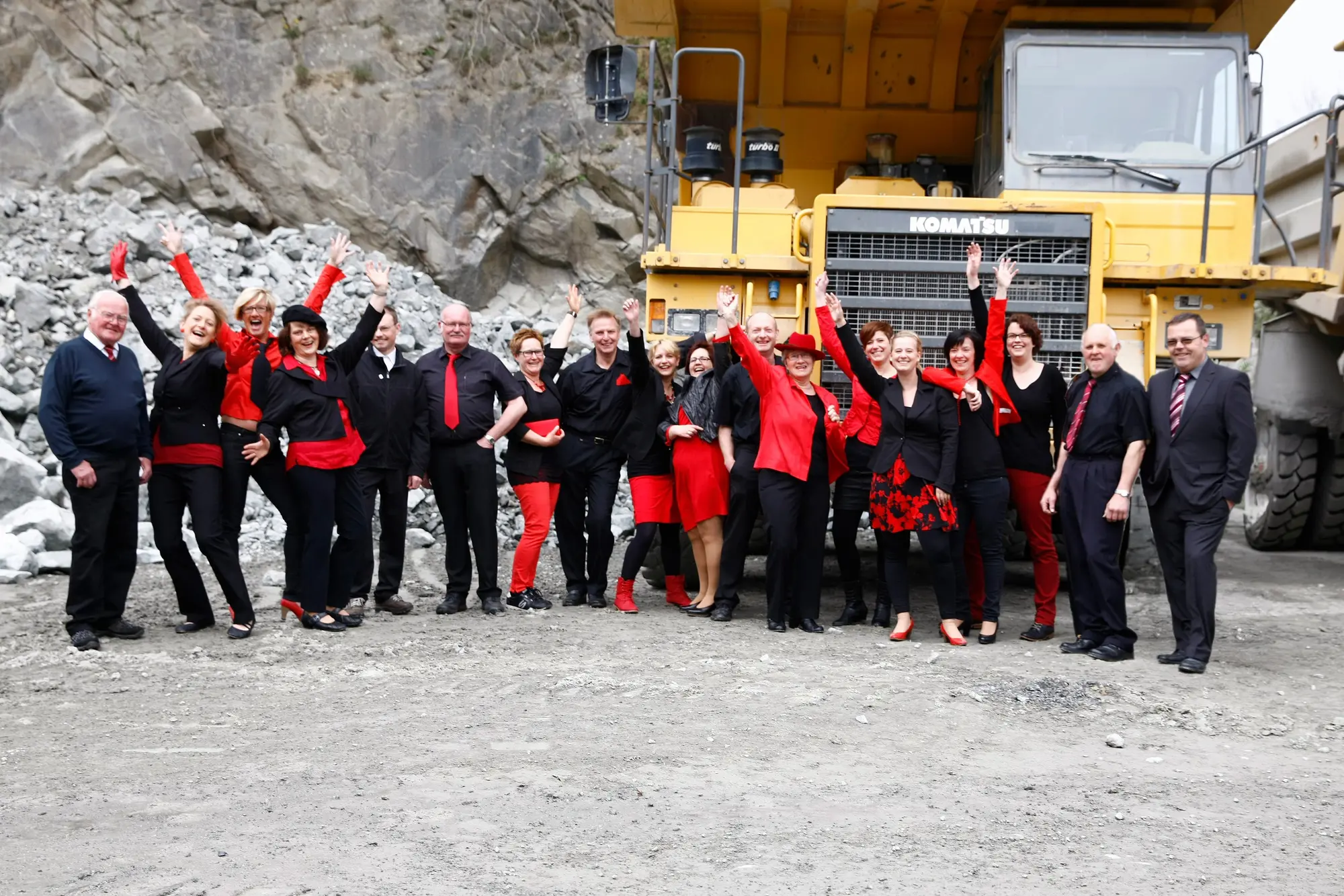 Gruppenfoto vom Chor Hildfeld im Steinbruch.