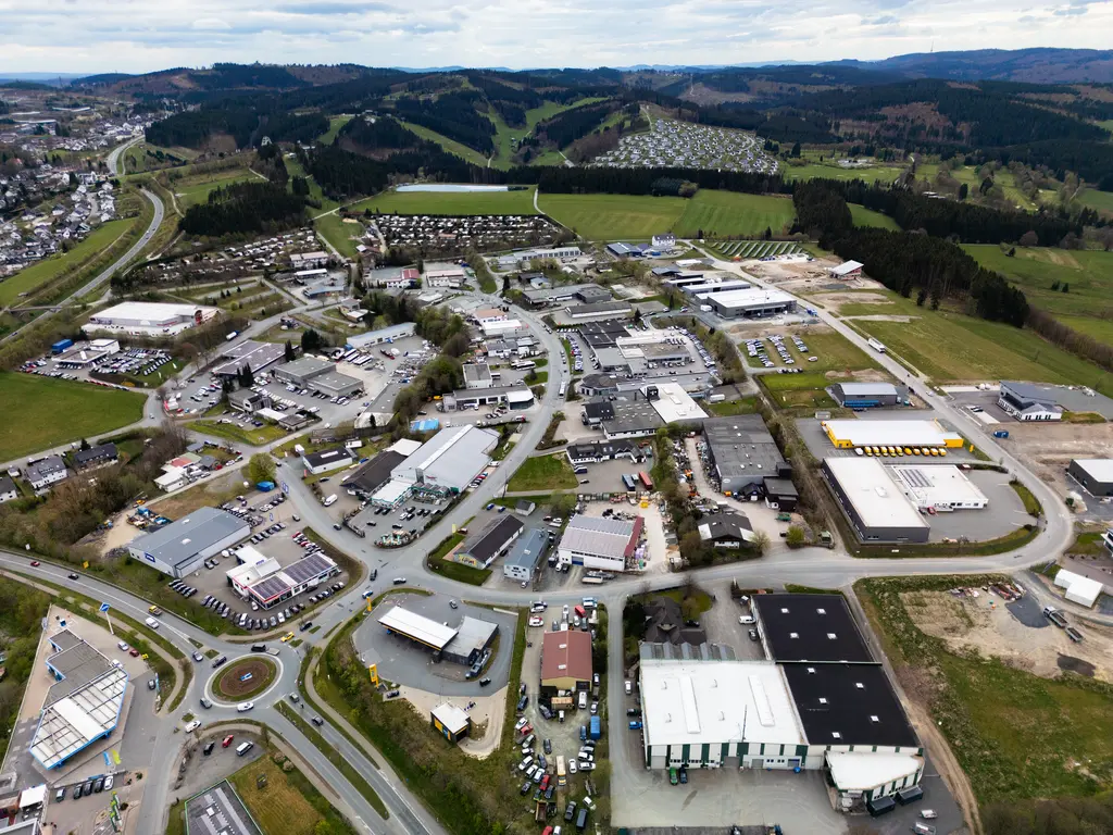 Luftbild des Gewerbegebietes Remmeswiese-Lamfert in Winterberg