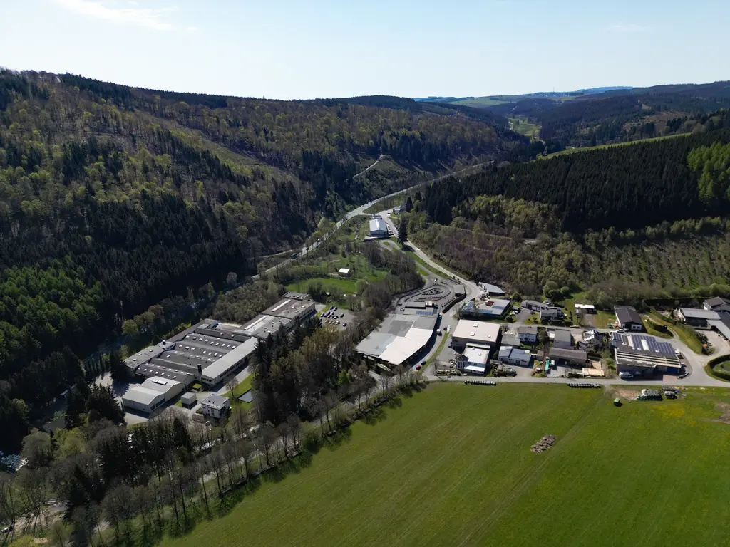 Luftbild des Gewerbegebietes Auf der Hütte und im Siepen in Niedersfeld