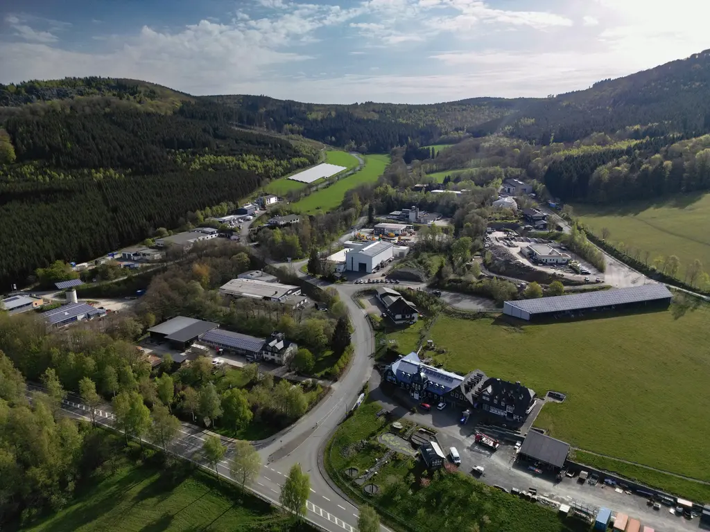 Luftbild des Gewerbegebietes Burmecke in Siedlinghausen