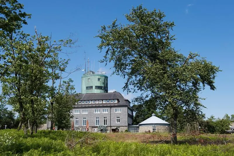 Der Wetterturm auf dem Kahlen Asten.